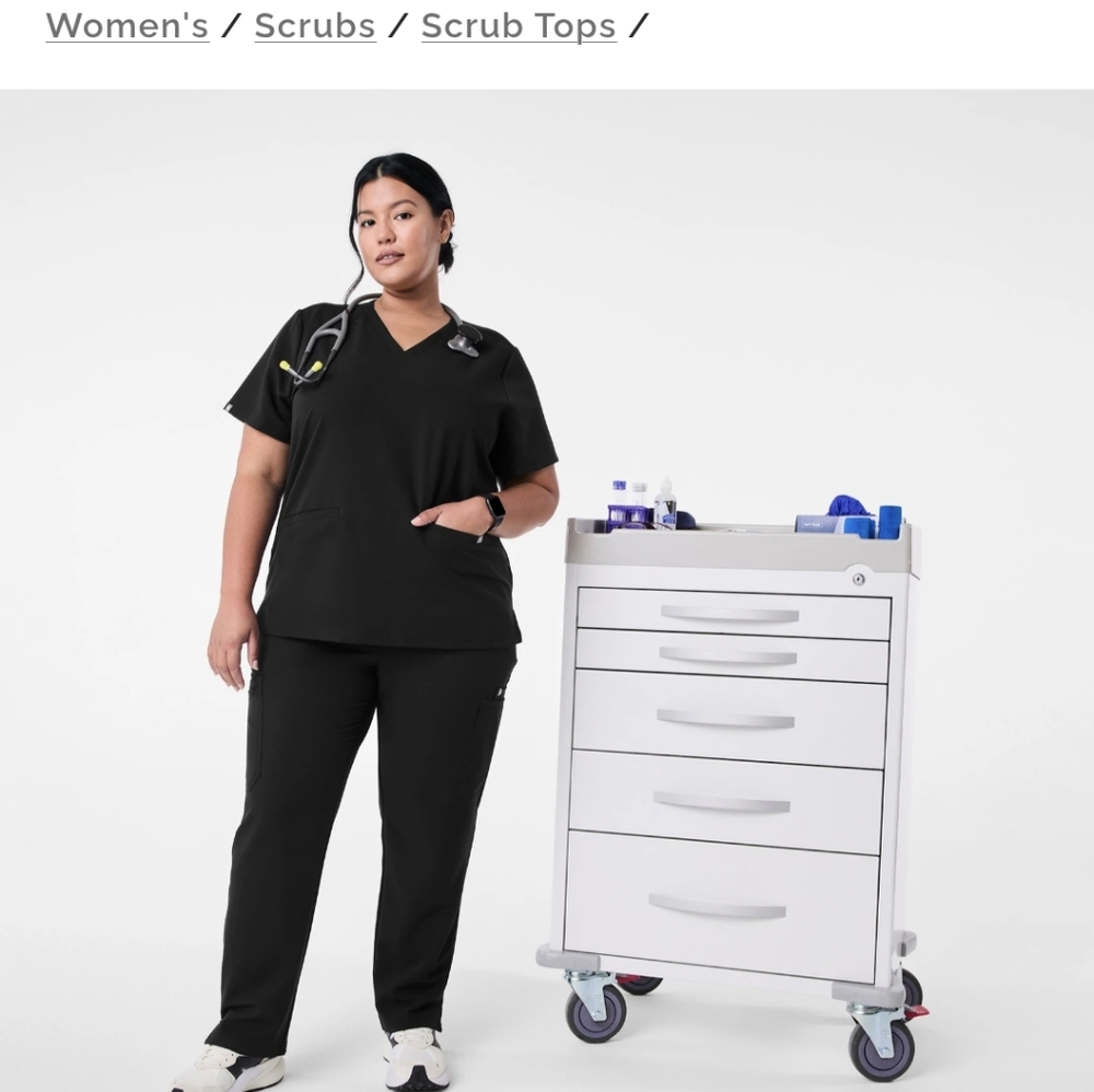 Figs Black Casma 3-Pocket Scrub Top - Picture 2 of 6